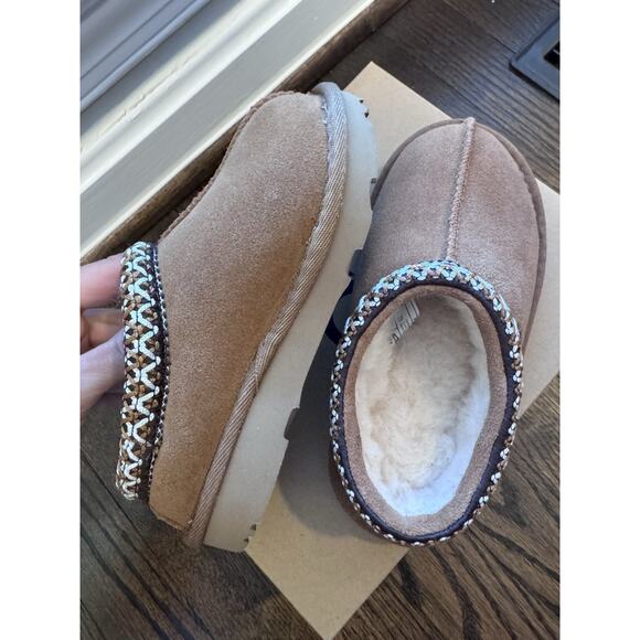 UGG Tasman Slippers Chestnut Little Kids Size 10c NIB NEW - Picture 10 of 13